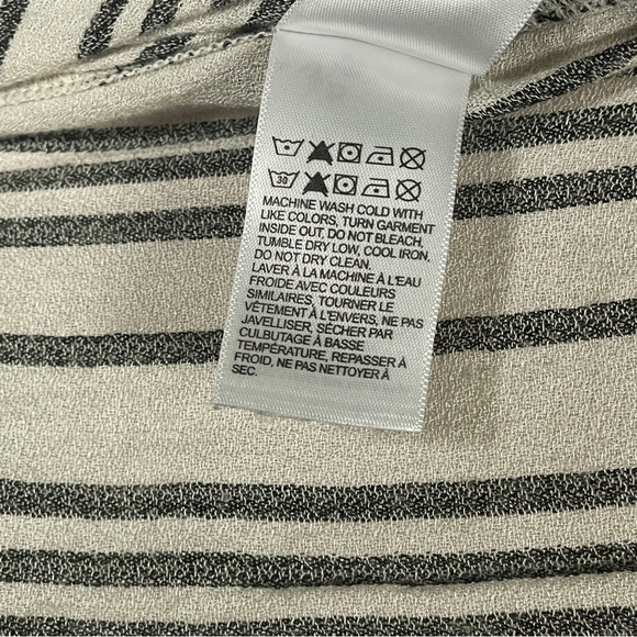 Lucky Brand Women’s M Grey Off White Striped Blouse Roll Tab Sleeve - Picture 9 of 9